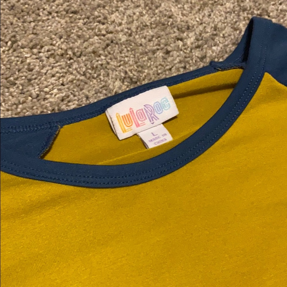 Lularoe Randy Tee - Picture 2 of 3
